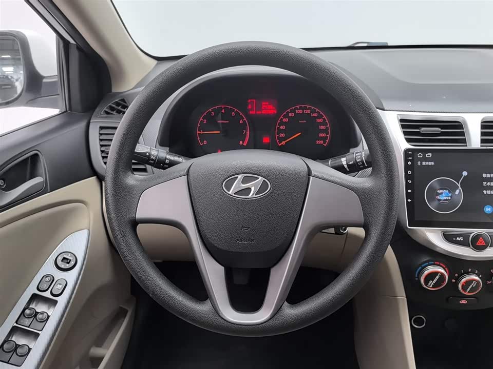 Hyundai Rena