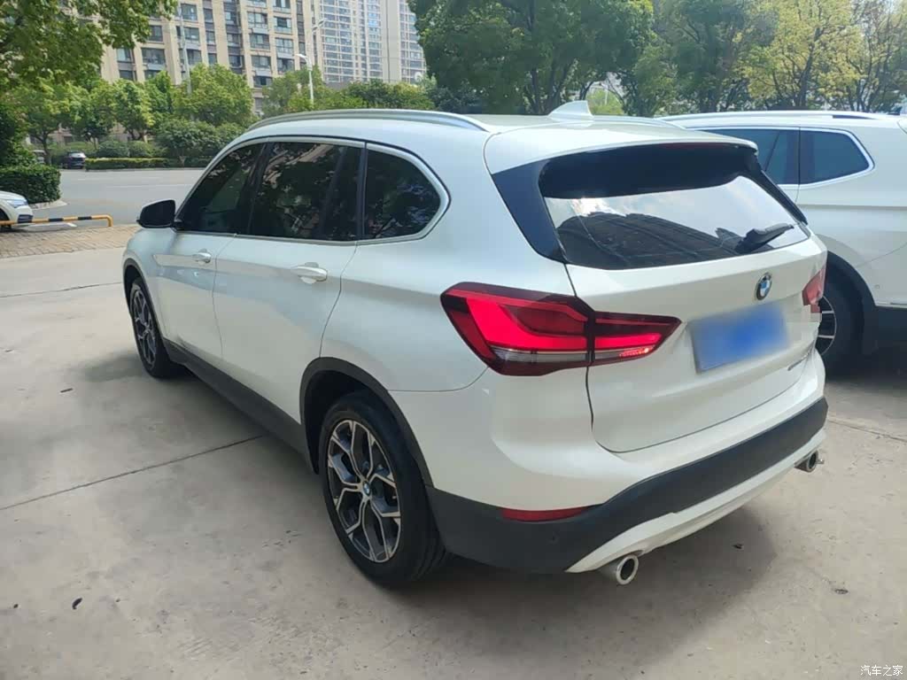 BMW X1, 2022 все фото