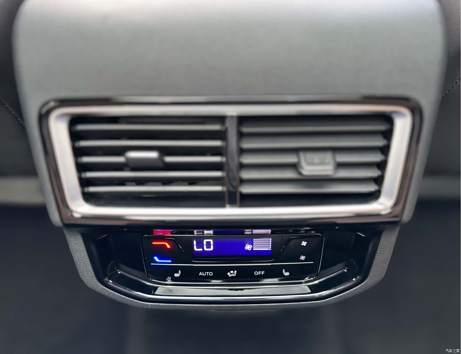 Volkswagen Teramont X, 2024 14