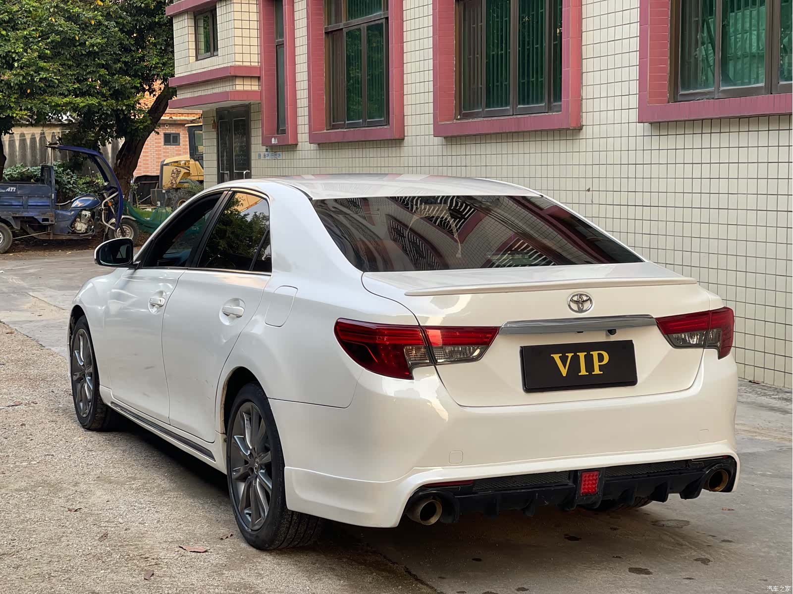 Toyota 2.5V, 2014 9