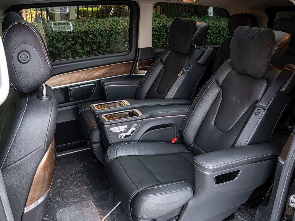 Mercedes-Benz V-class