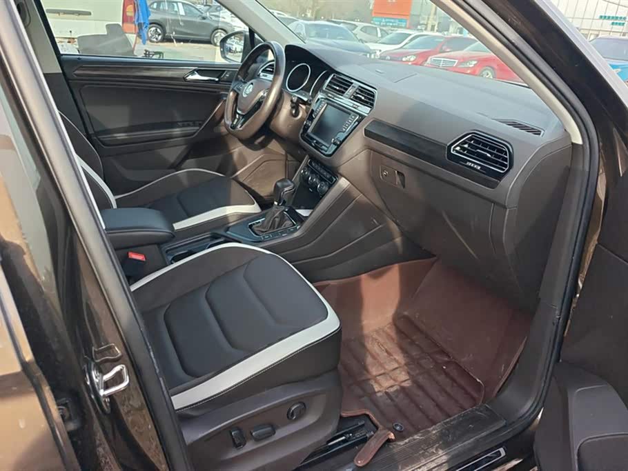 Volkswagen Tiguan L