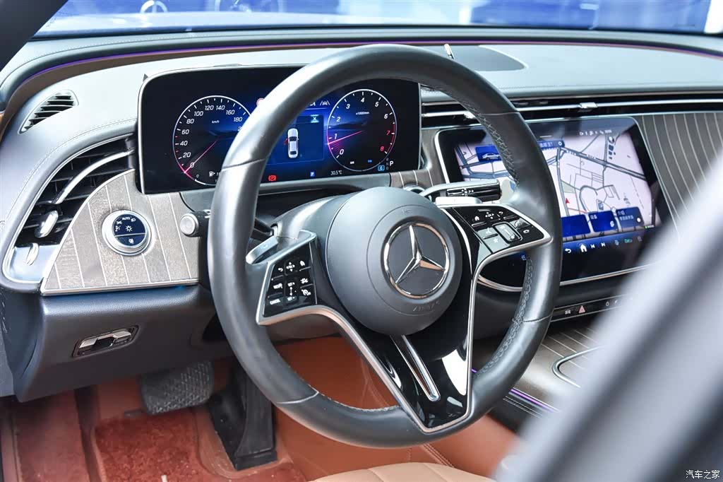 Mercedes-Benz E-Class, 2024 8