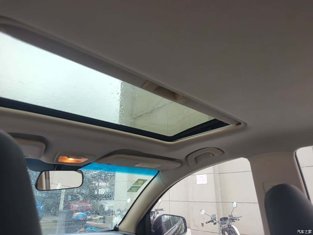 Wuling 560, 2016 18