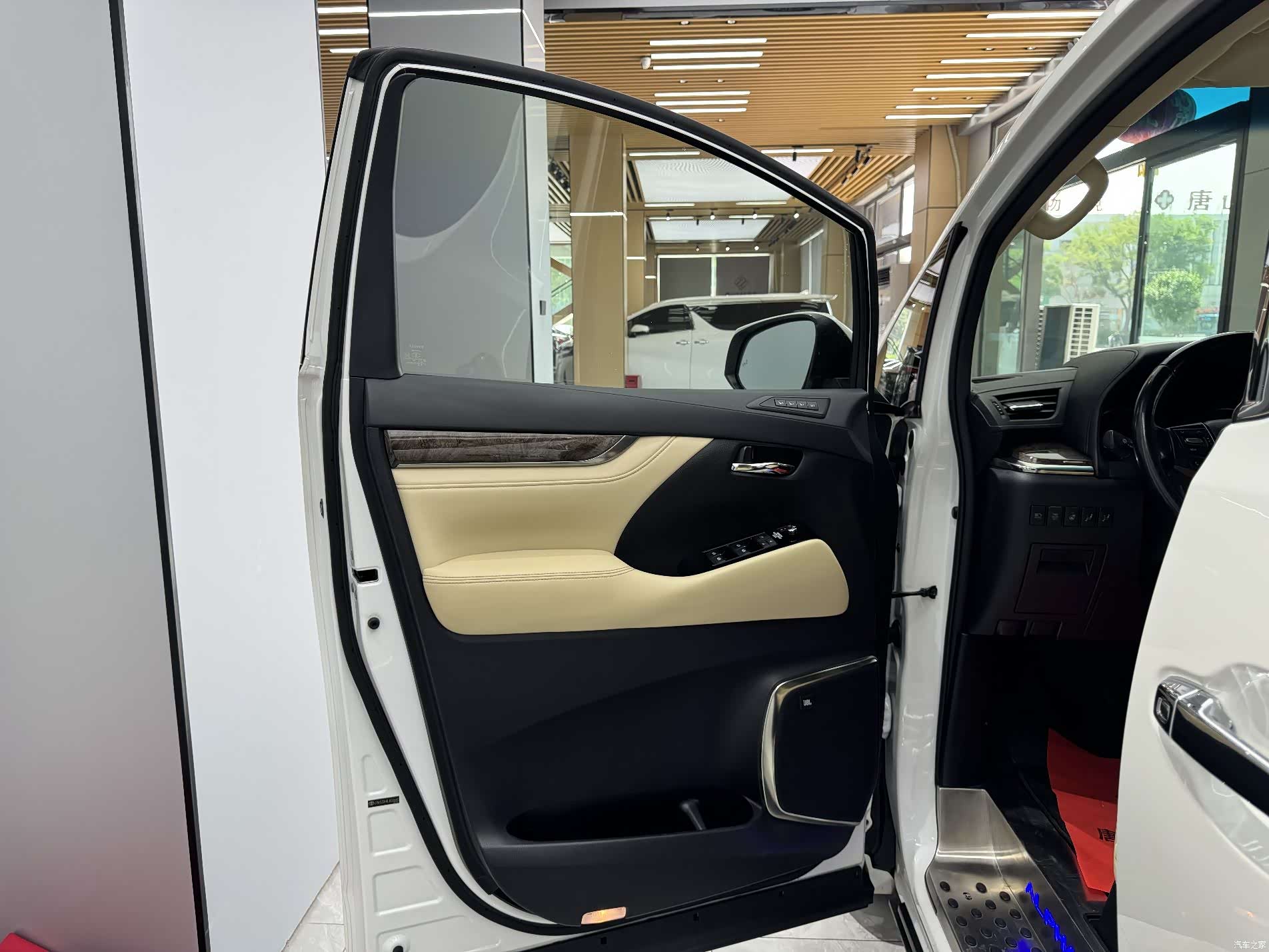 Toyota Alphard, 2020 7