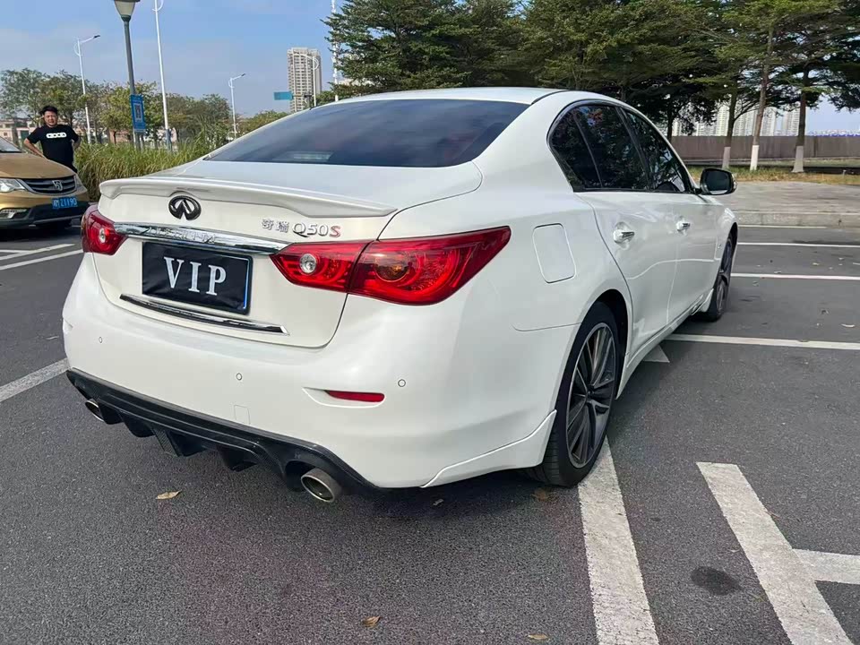 Infiniti Q50