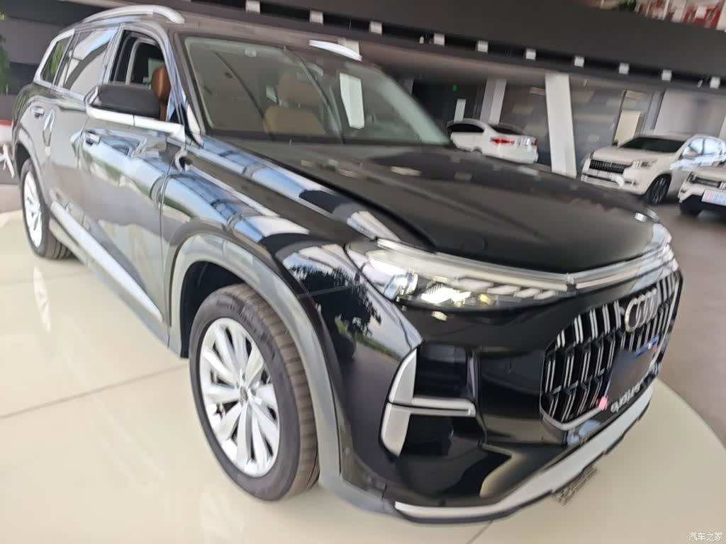 Audi Q6, 2025 4