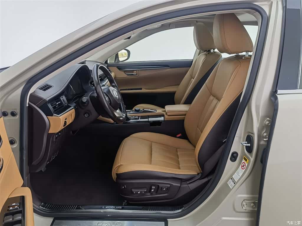 Lexus ES, 2017 10