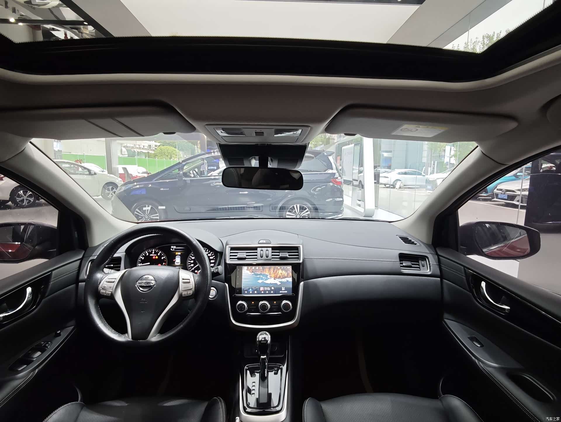Nissan Tiida, 2022 13