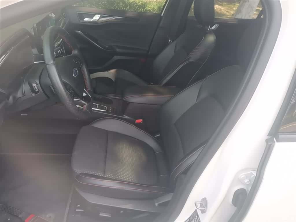 Ford Focus, 2021 15