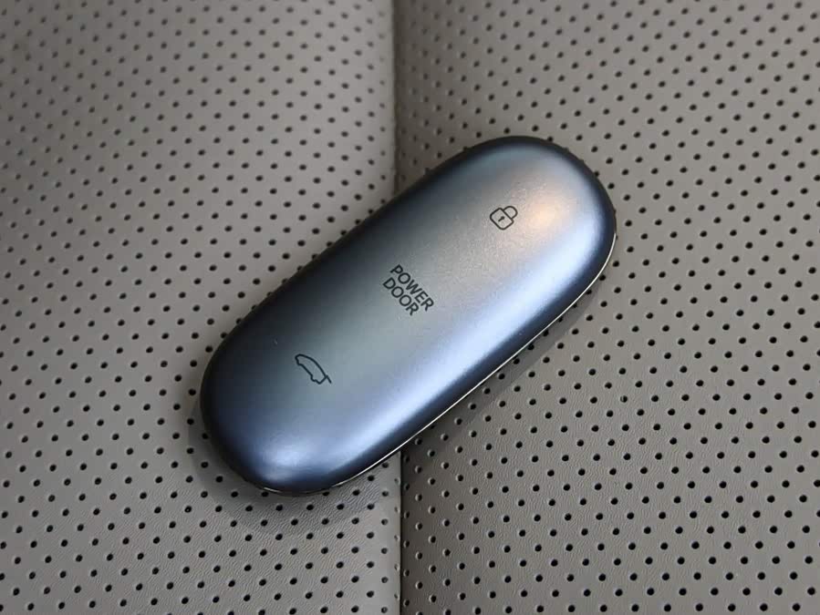 Li Auto MEGA 2025, фото 45