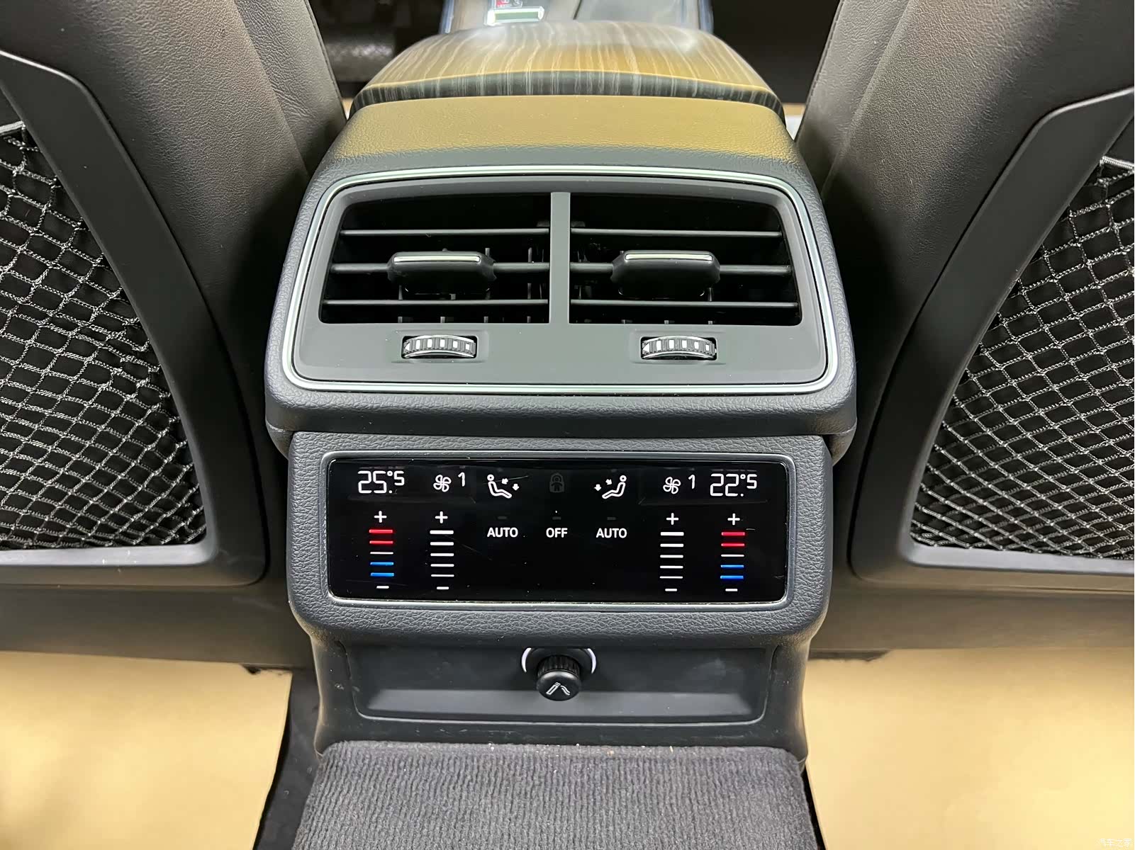 Audi A6L, 2019 24
