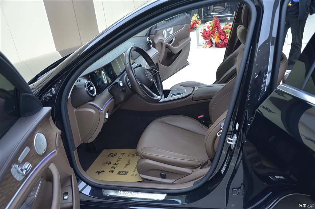 Mercedes-Benz E-Class, 2023 4