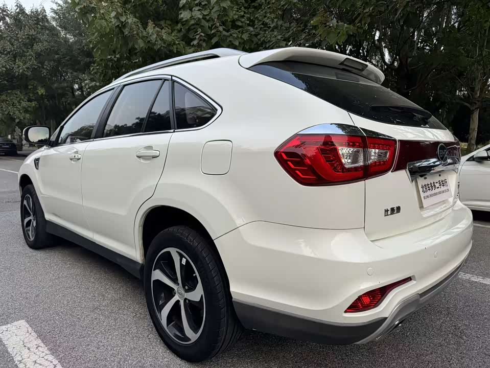 BYD S7