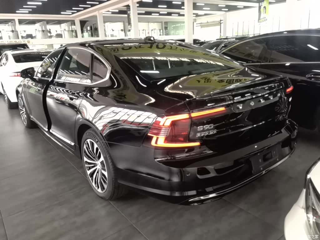 Volvo S90, 2025 все фото