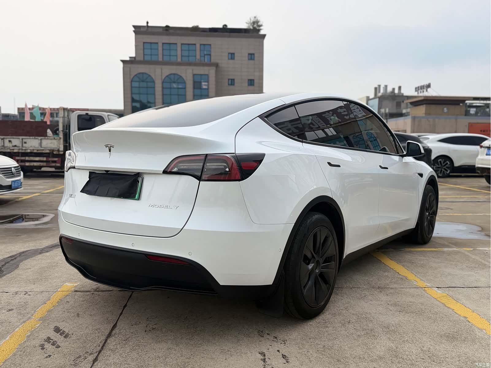Tesla Model Y, 2024 все фото