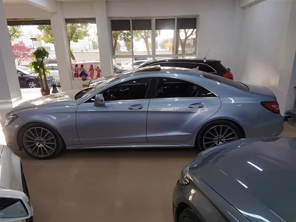 Mercedes-Benz CLS