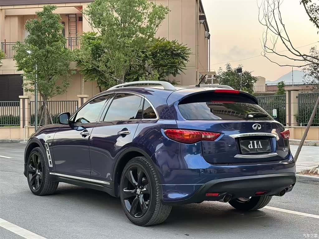 Infiniti QX70, 2014 8