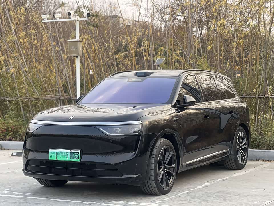 AITO Ask the world M8