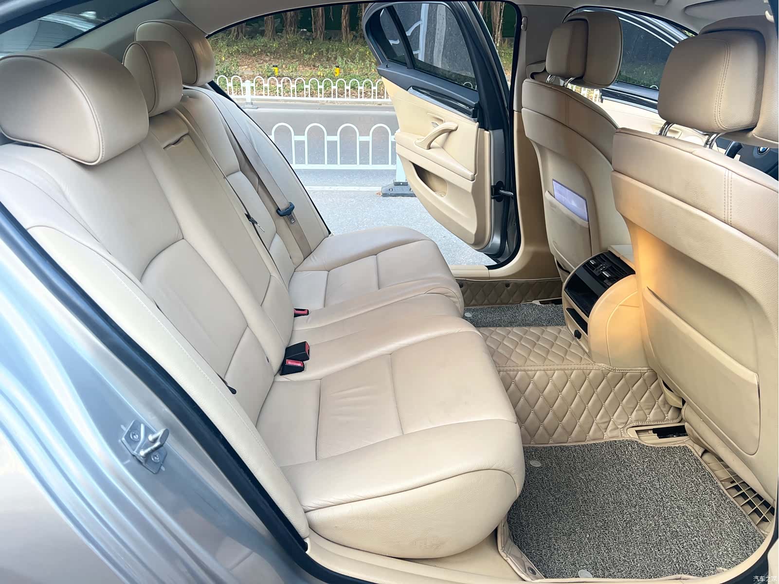 BMW 5 Series, 2013 16