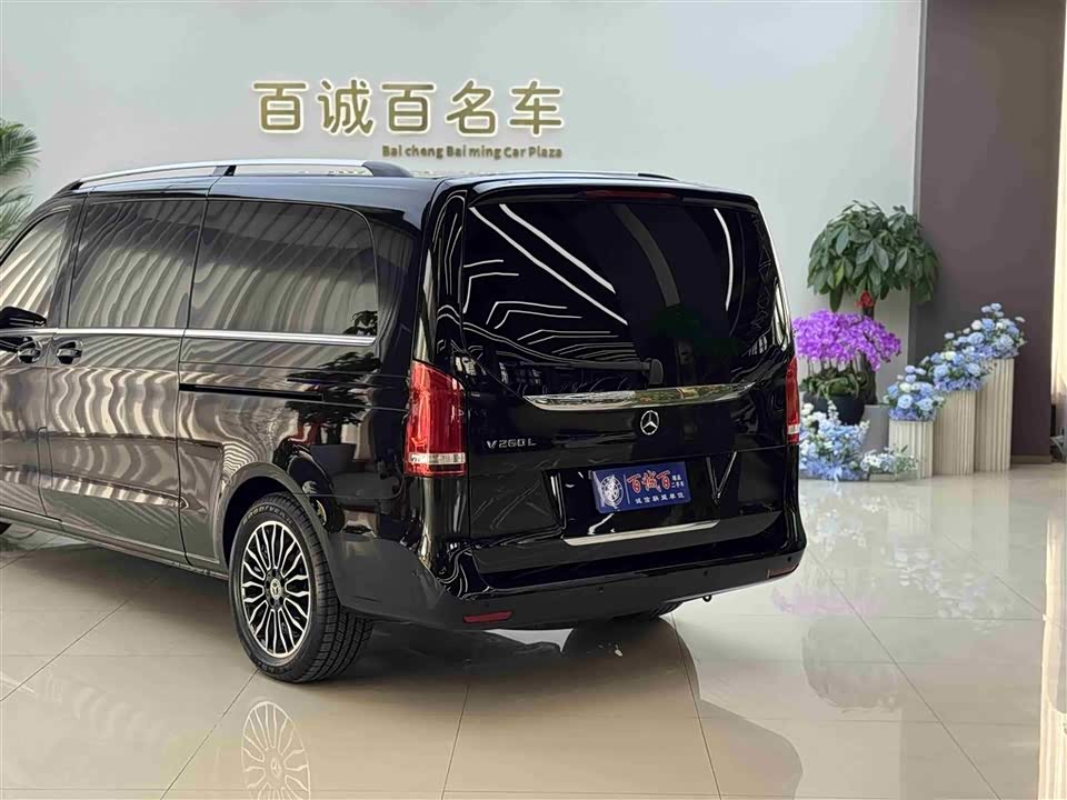 Mercedes-Benz V-class