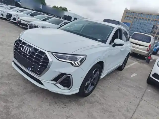 Audi Q3 2022 — купить из Китая под заказ