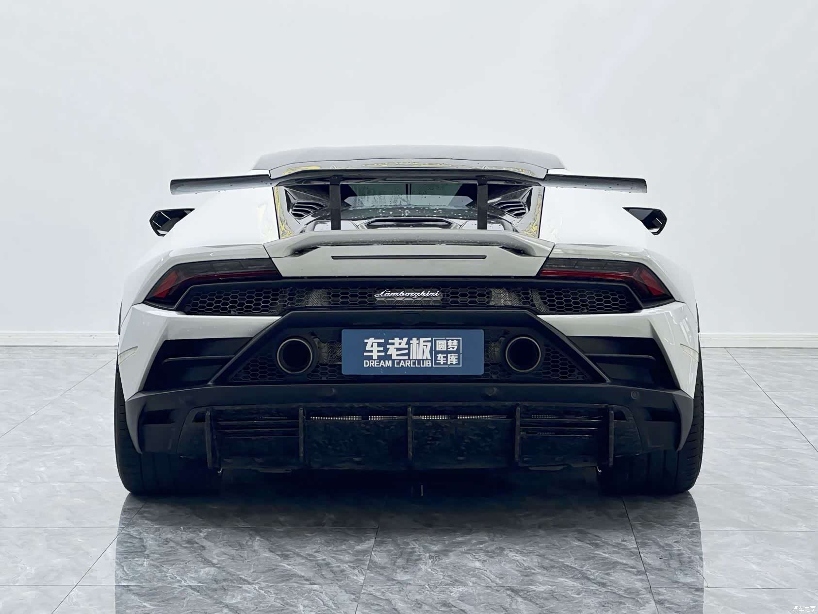 Lamborghini Huracán, 2022 все фото