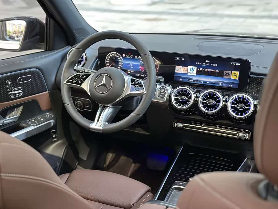 Mercedes-Benz GLB 2025, фото 10