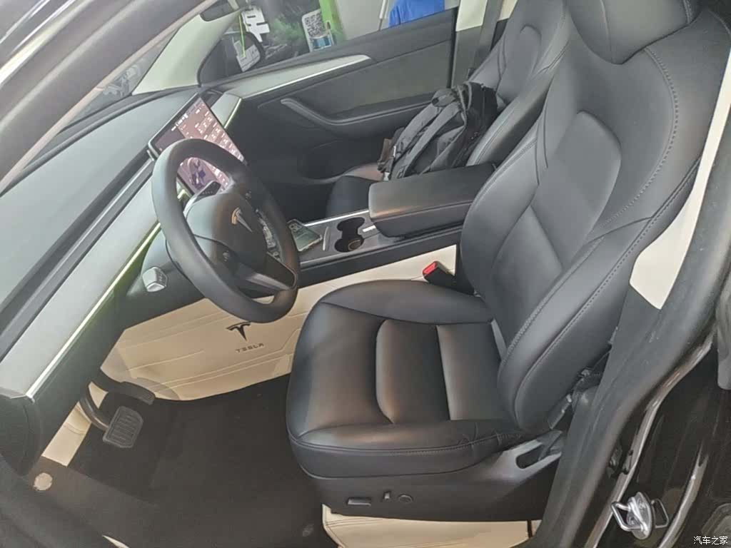 Tesla Model Y, 2023 15