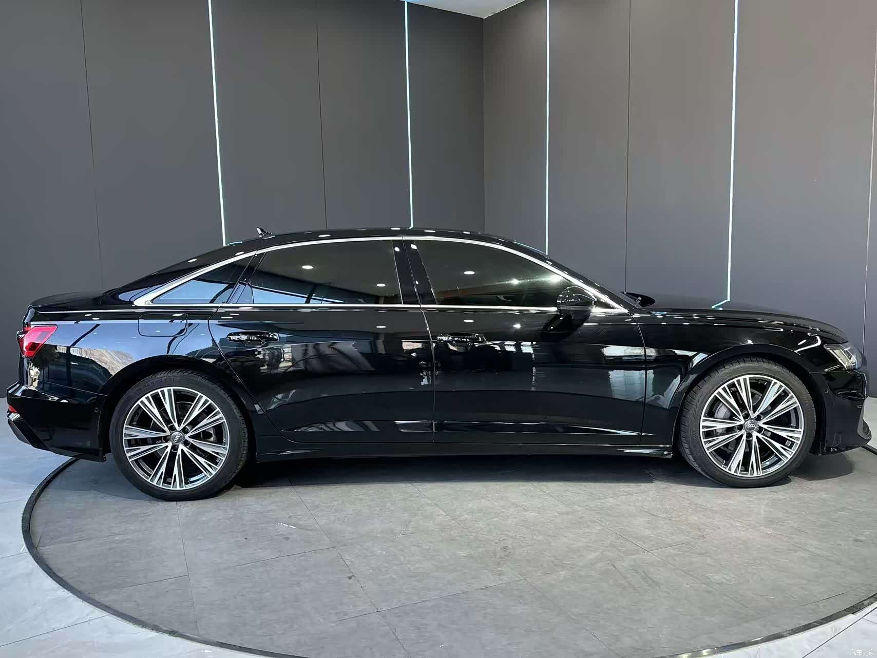 Audi A6L, 2019 все фото