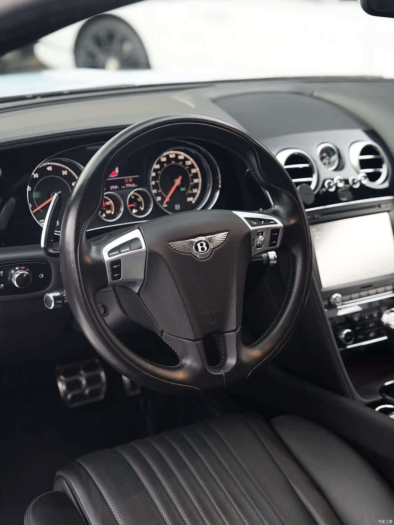 Bentley Continental GT, 2019 4