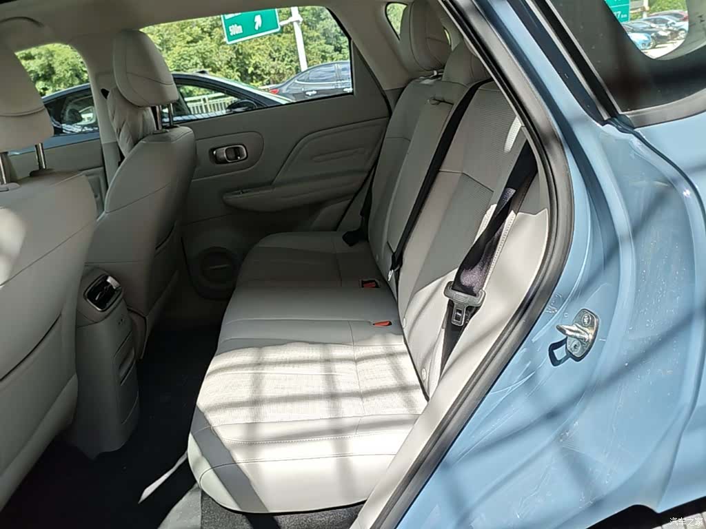 Leapmotor B10, 2025 17