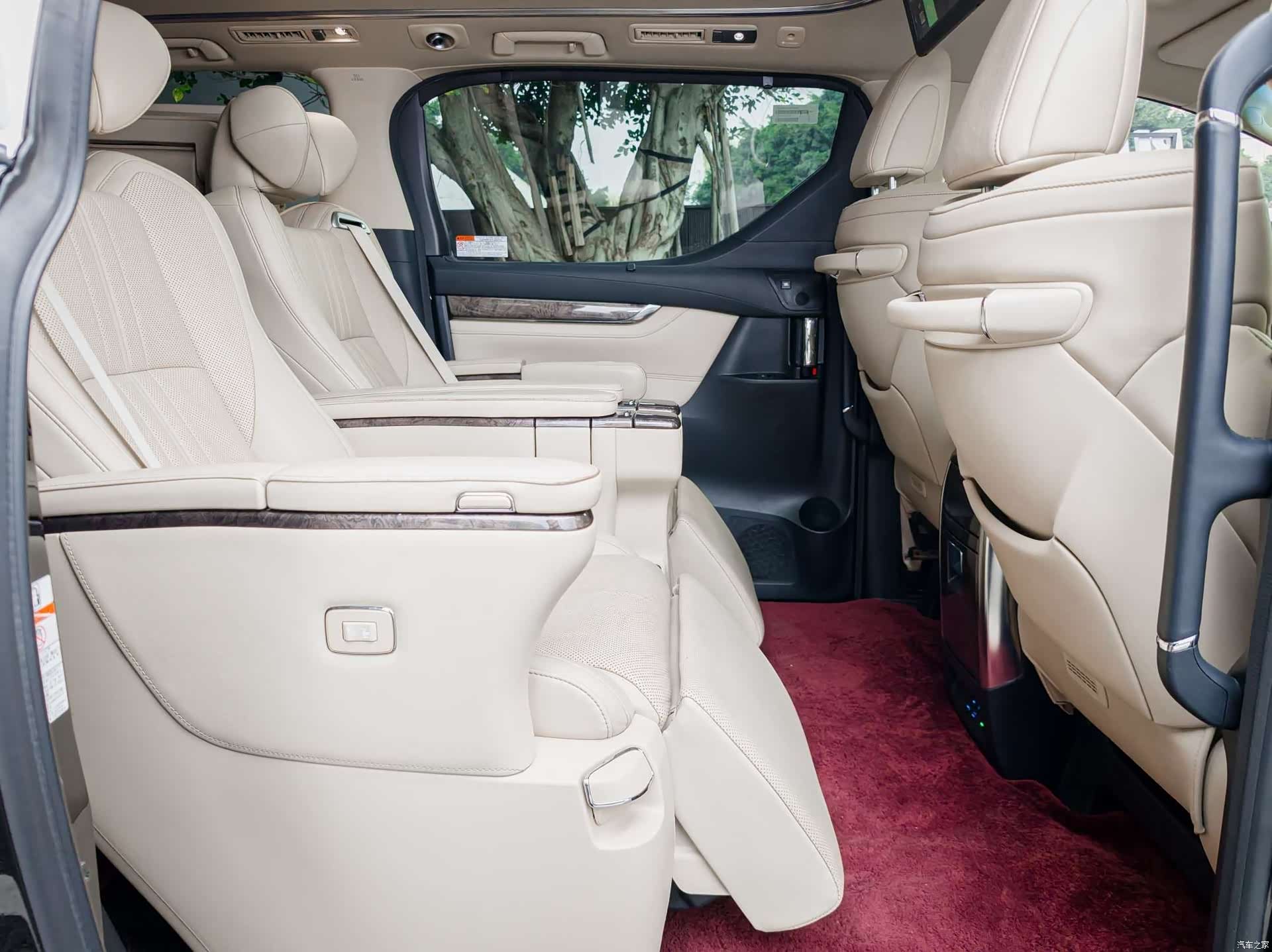 Toyota Alphard, 2018 9