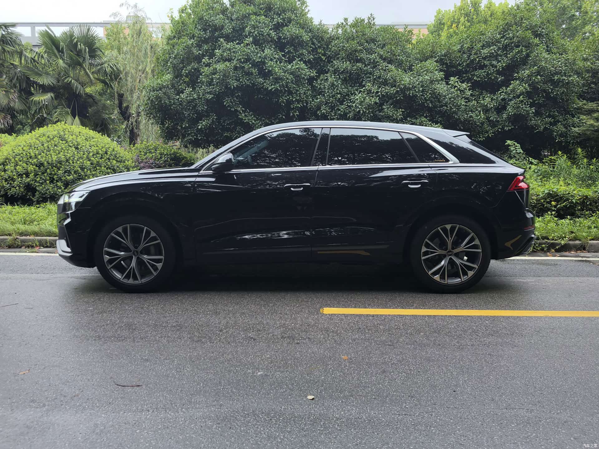 Audi Q8, 2021 4