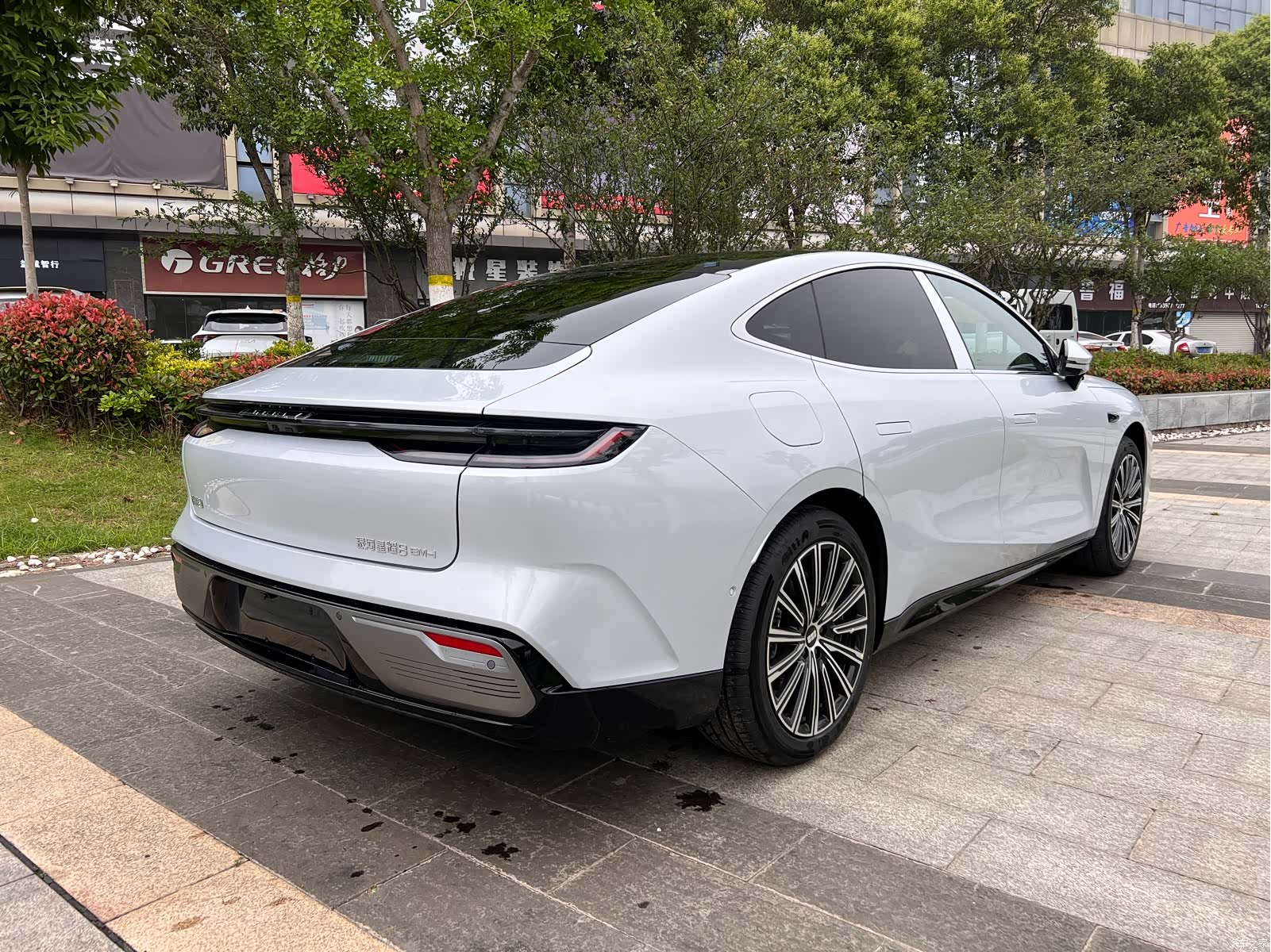 Geely 8, 2025 8