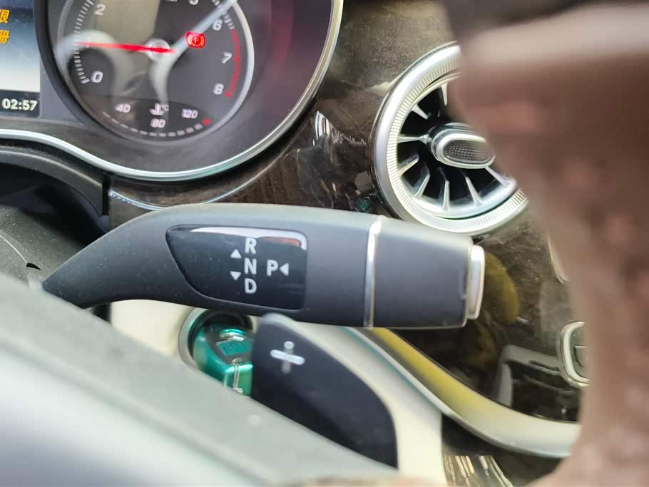 Mercedes-Benz V-class