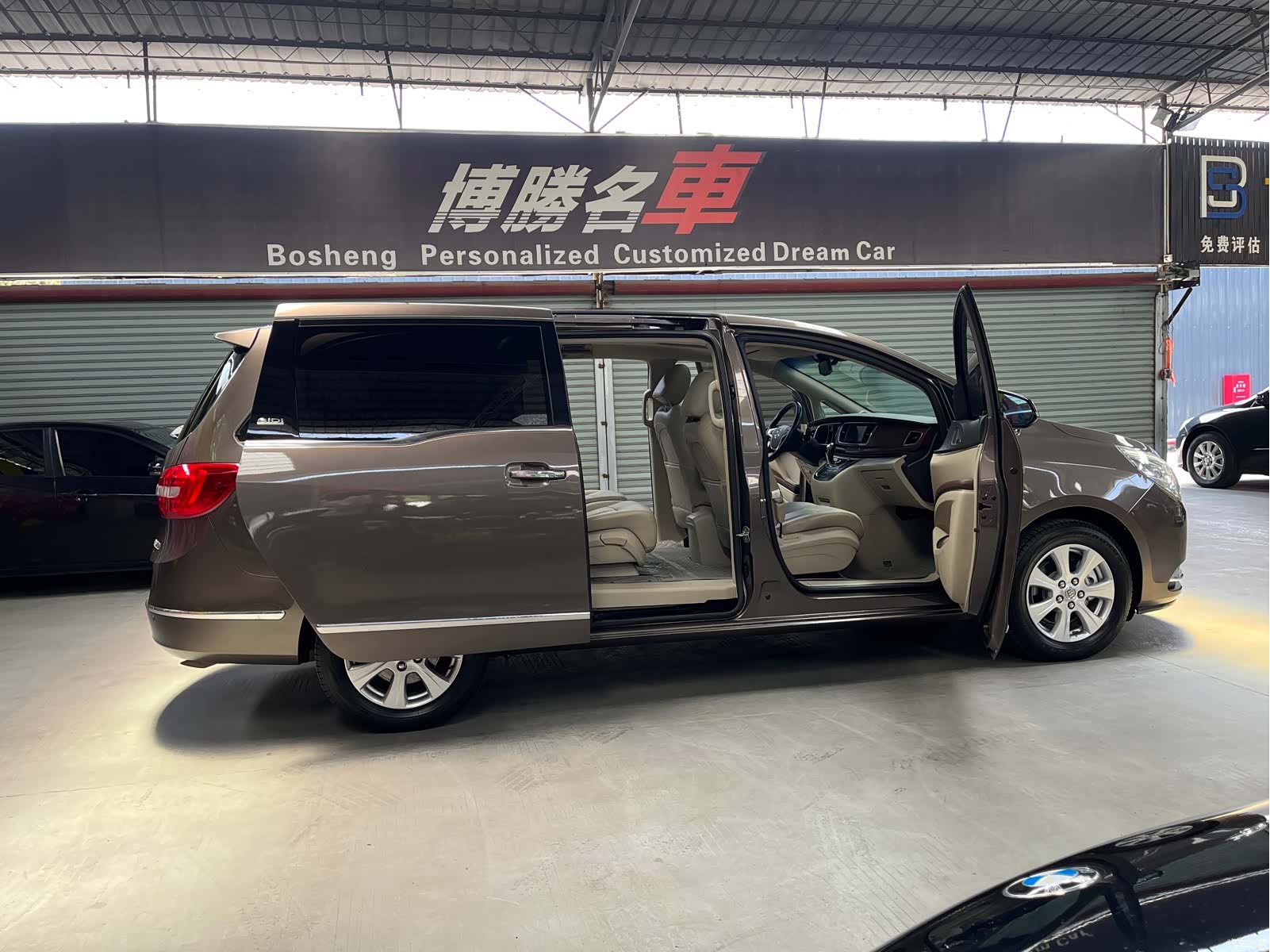 Buick GL8, 2014 8