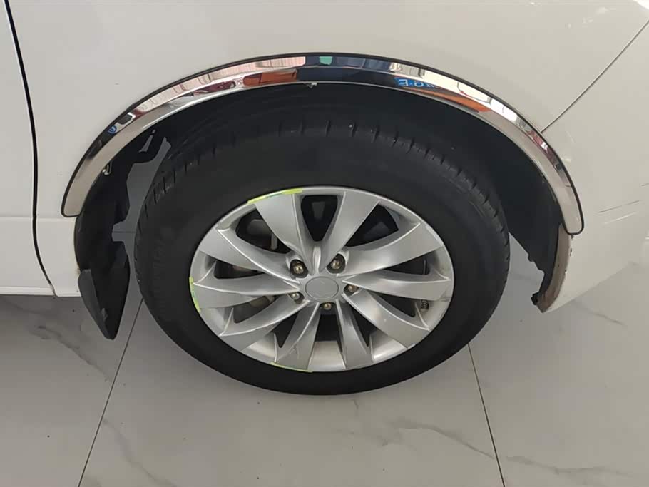 Forthing Popular CM7