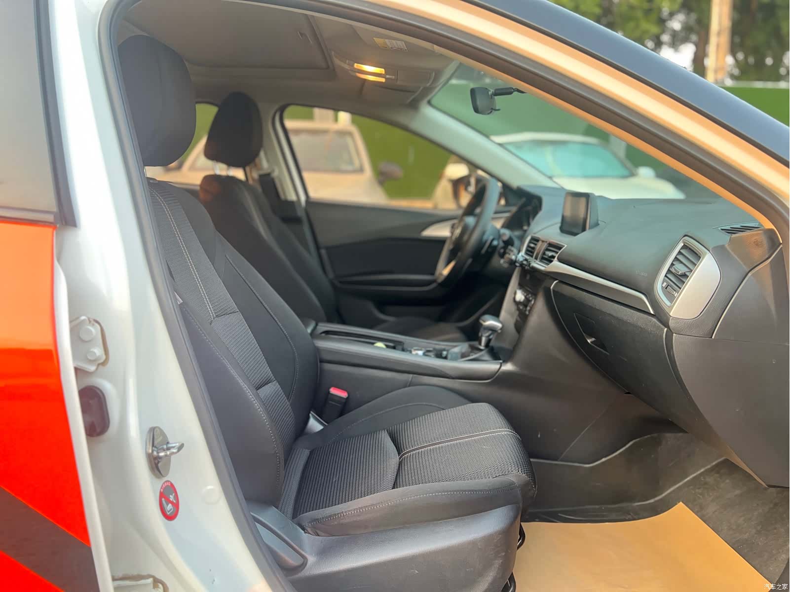 Mazda Mazda3, 2017 8