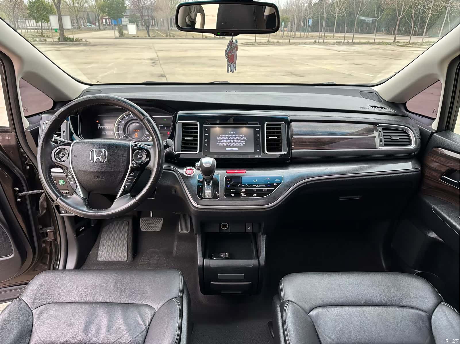 Honda Elysion, 2016 9