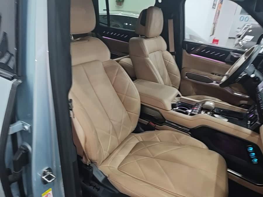 BYD Fangchengbao Leopard 8 2025, фото 24