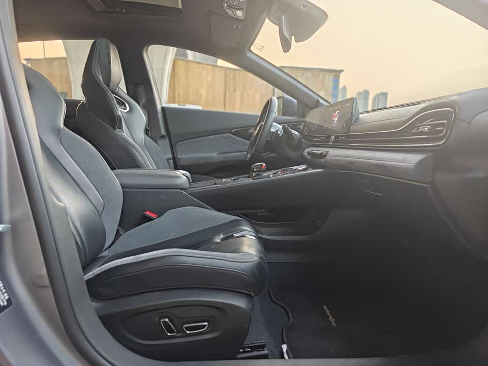 Trumpchi Shadow Leopard