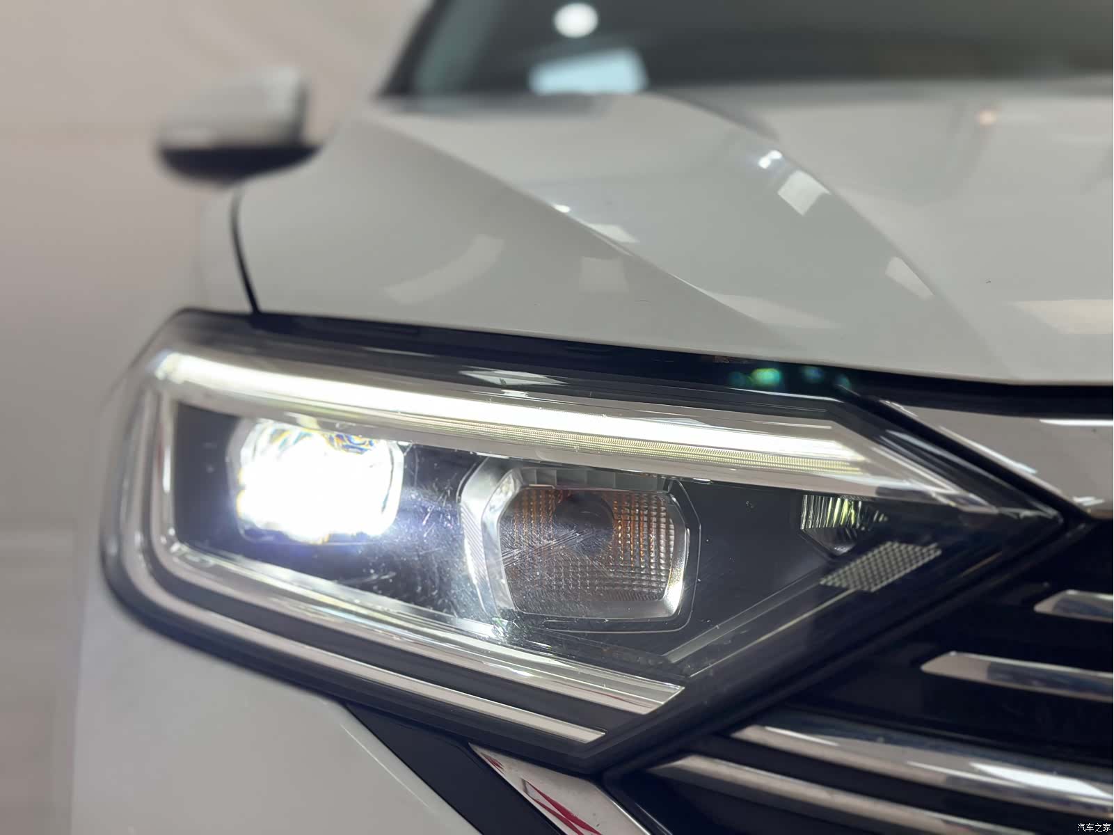Volkswagen Sagitar, 2023 4