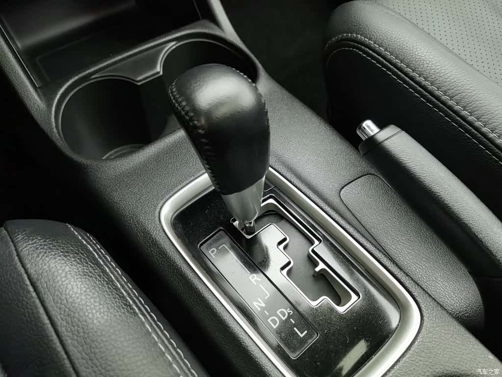 Mitsubishi Outlander, 2014 13