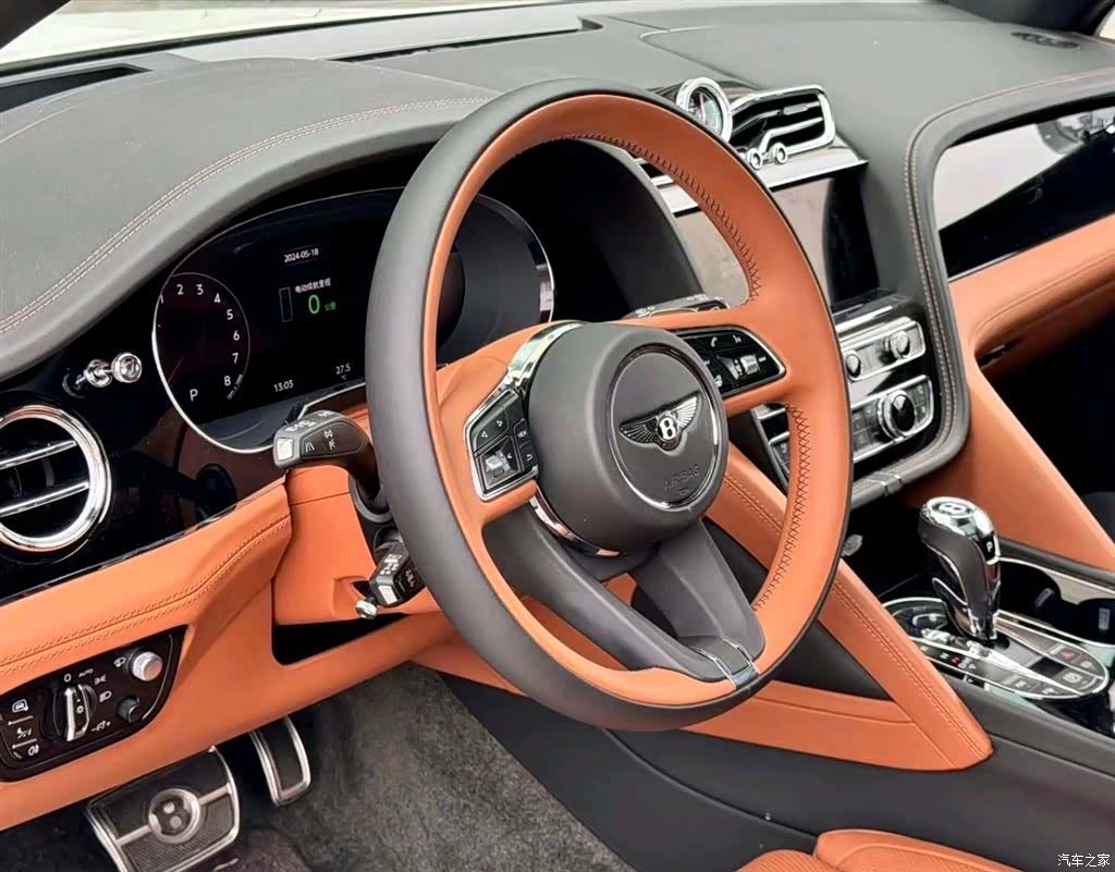 Bentley Bentayga, 2022 4