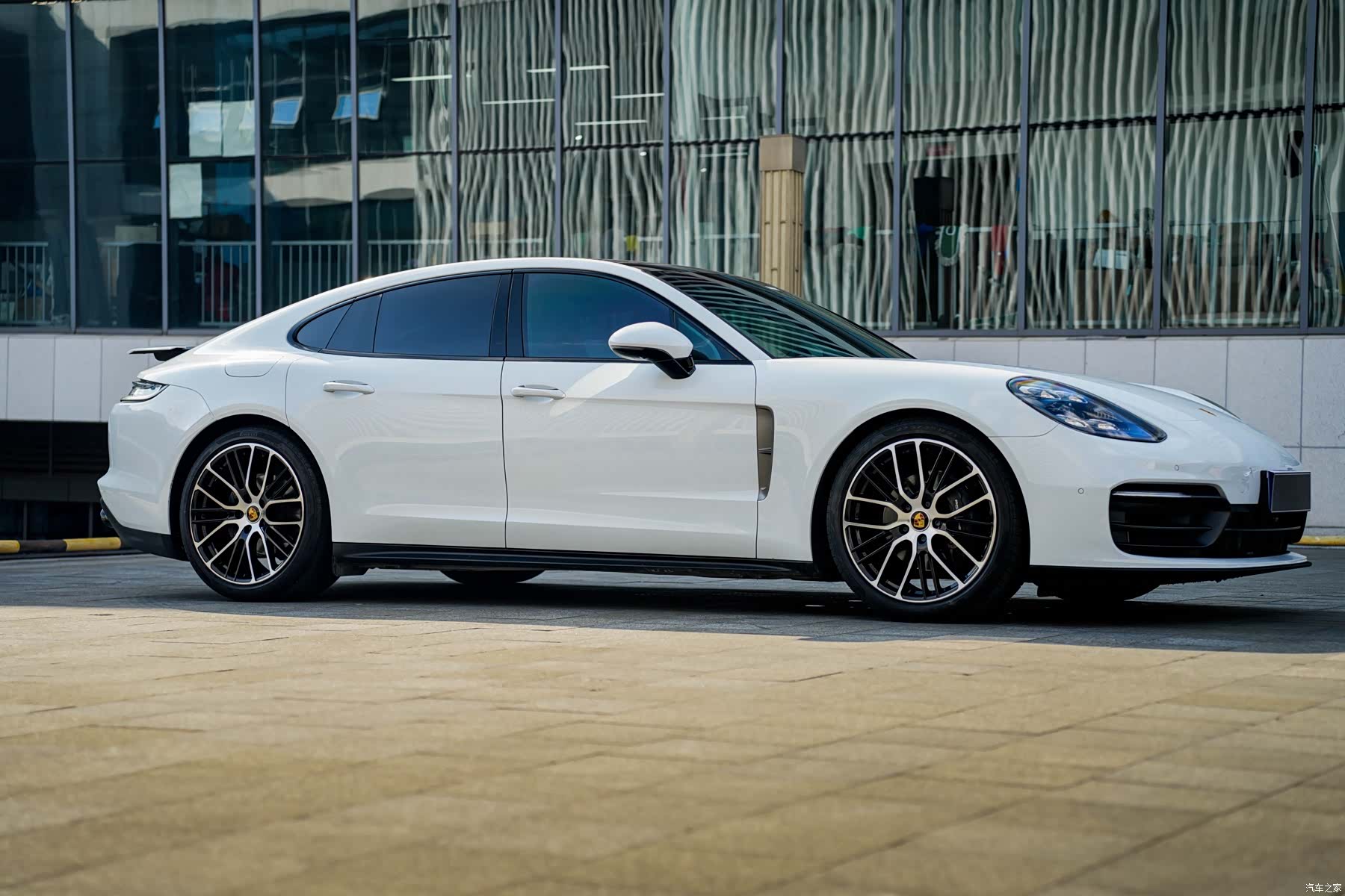 Porsche Panamera, 2022 2