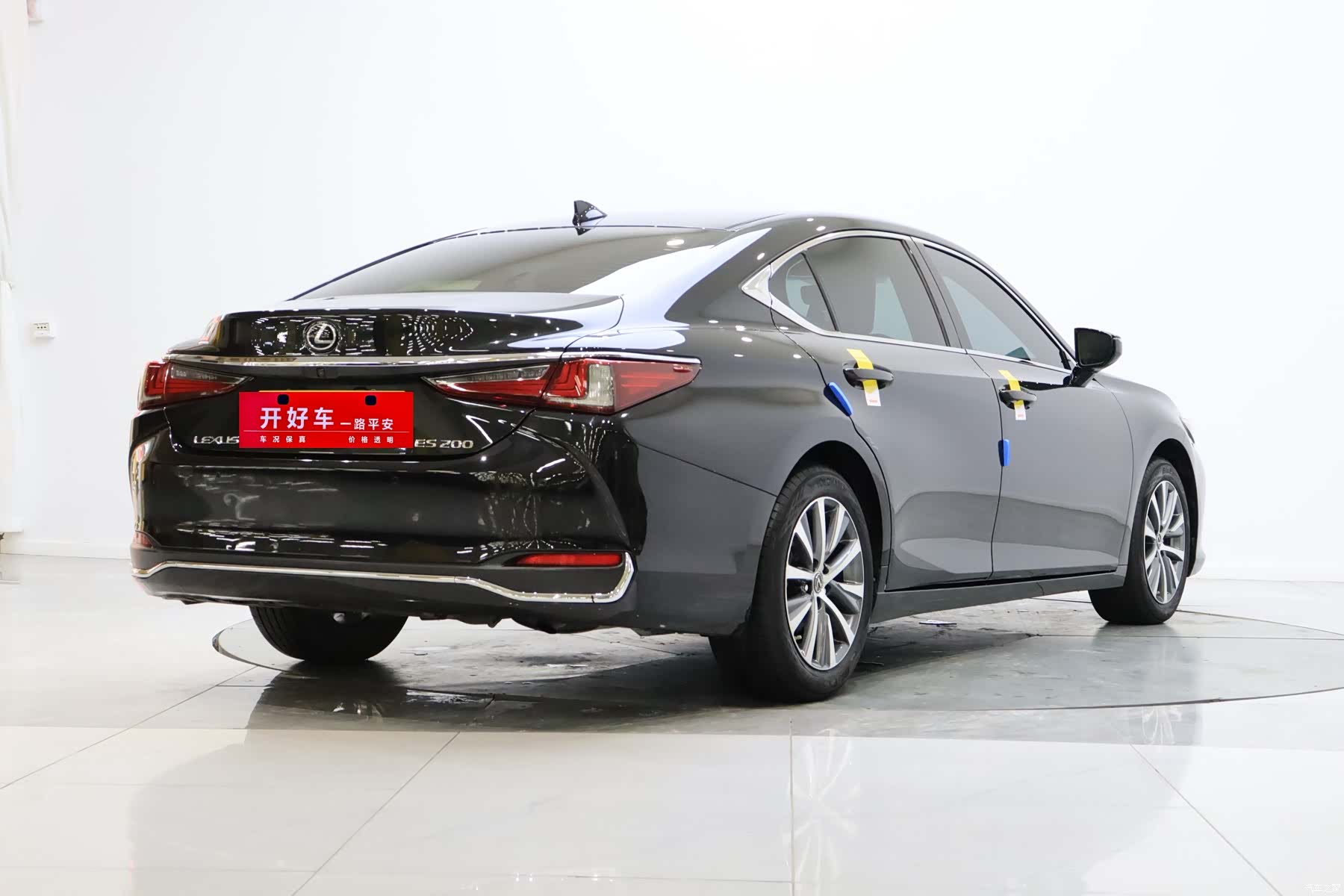 Lexus ES, 2019 3