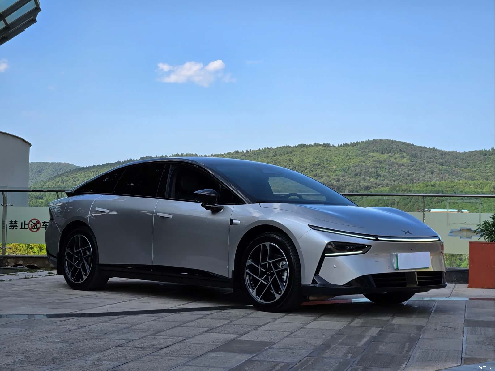 Xpeng P7, 2025 7