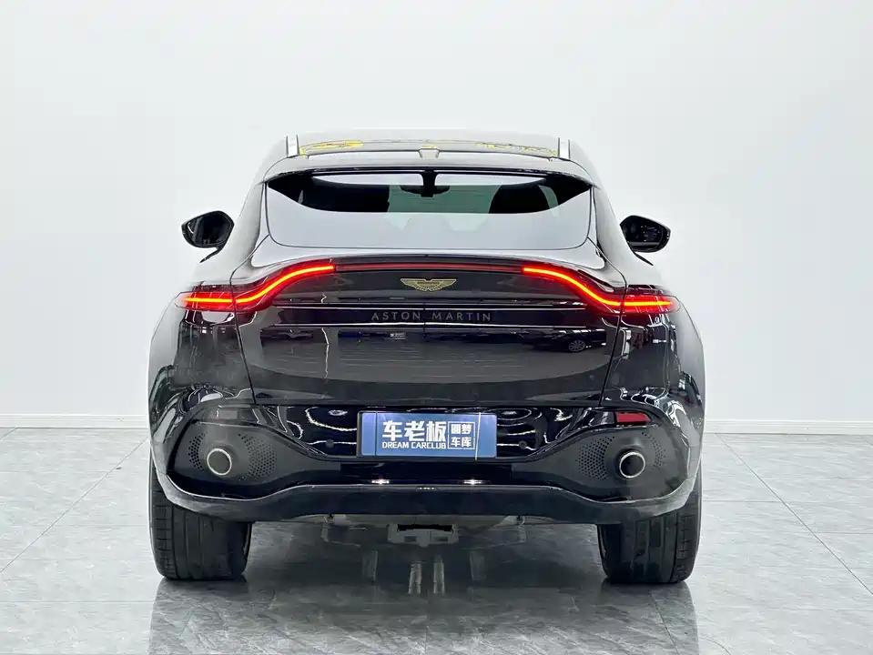 Aston Martin DBX Aston Martin DBX