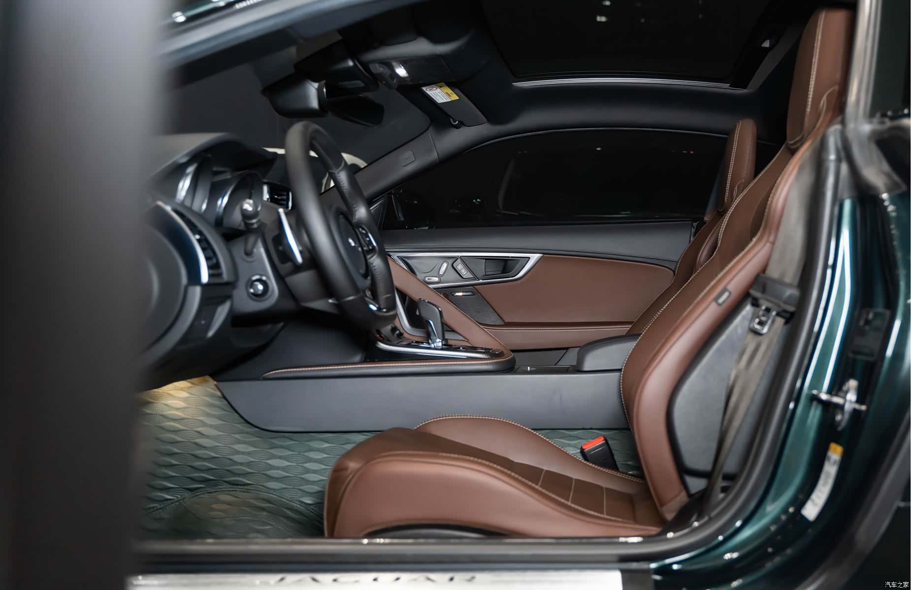Jaguar F-TYPE, 2019 10